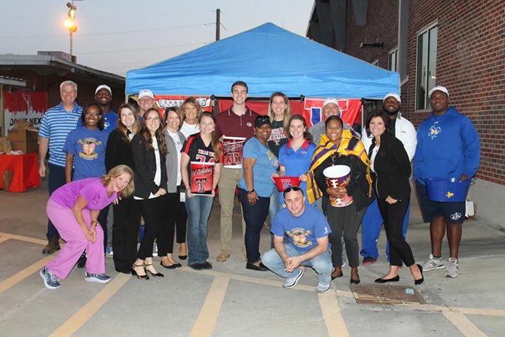 mmonsou1's tweet photo. Thank you @McNeeseFootball for kicking the @Phillips66Co United Way campaign off in a BIG way! #ActionsSpeak https://t.co/J7KPZtLAm0