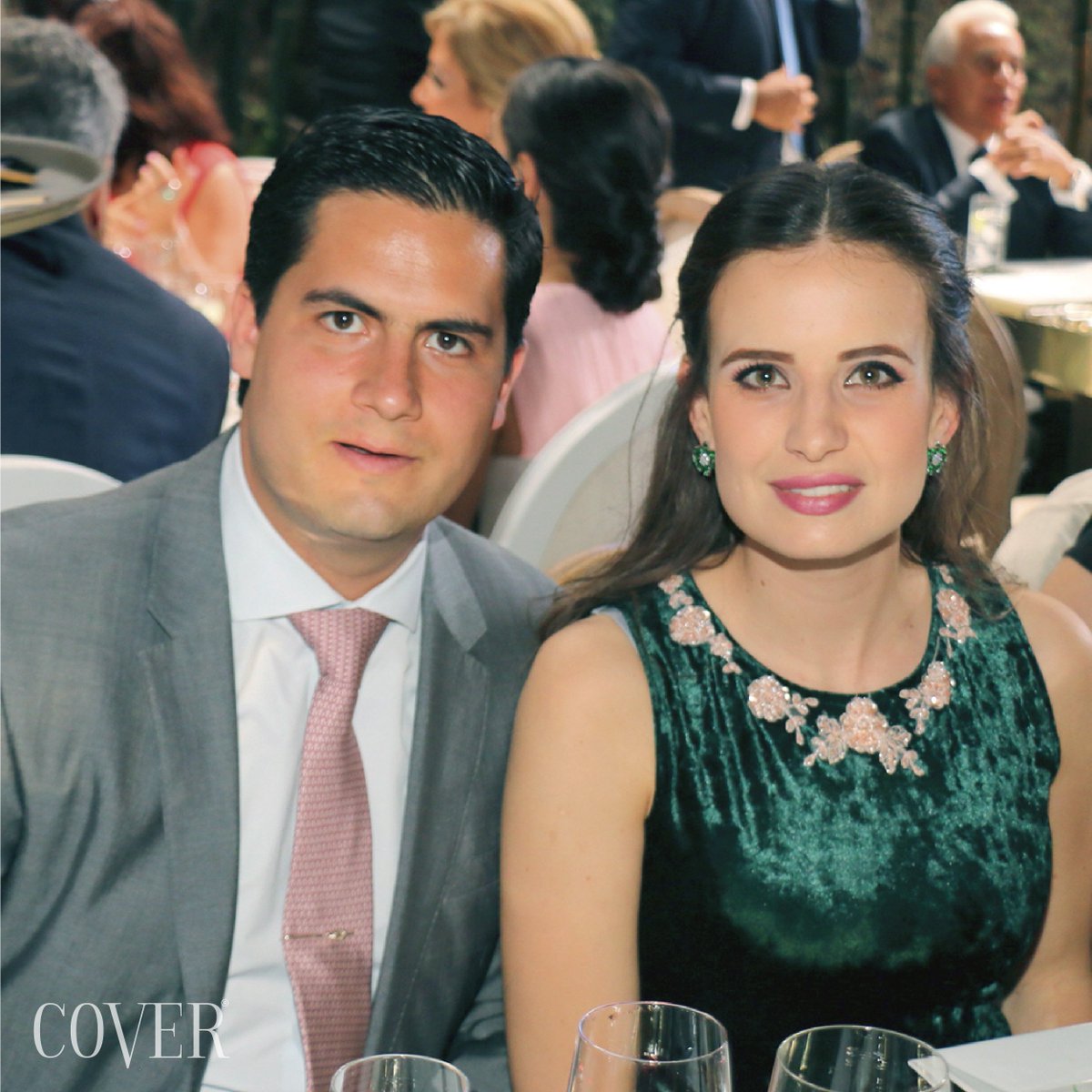 RevistaCoverOfi's tweet photo. Boda de Ricardo Gómez y Anabel Herrera
#opinión #boda #anabelyricardo #tendencias #negocios #puebla #revistacover
https://t.co/0ta4AuBbIB https://t.co/QSp0MXnKzu