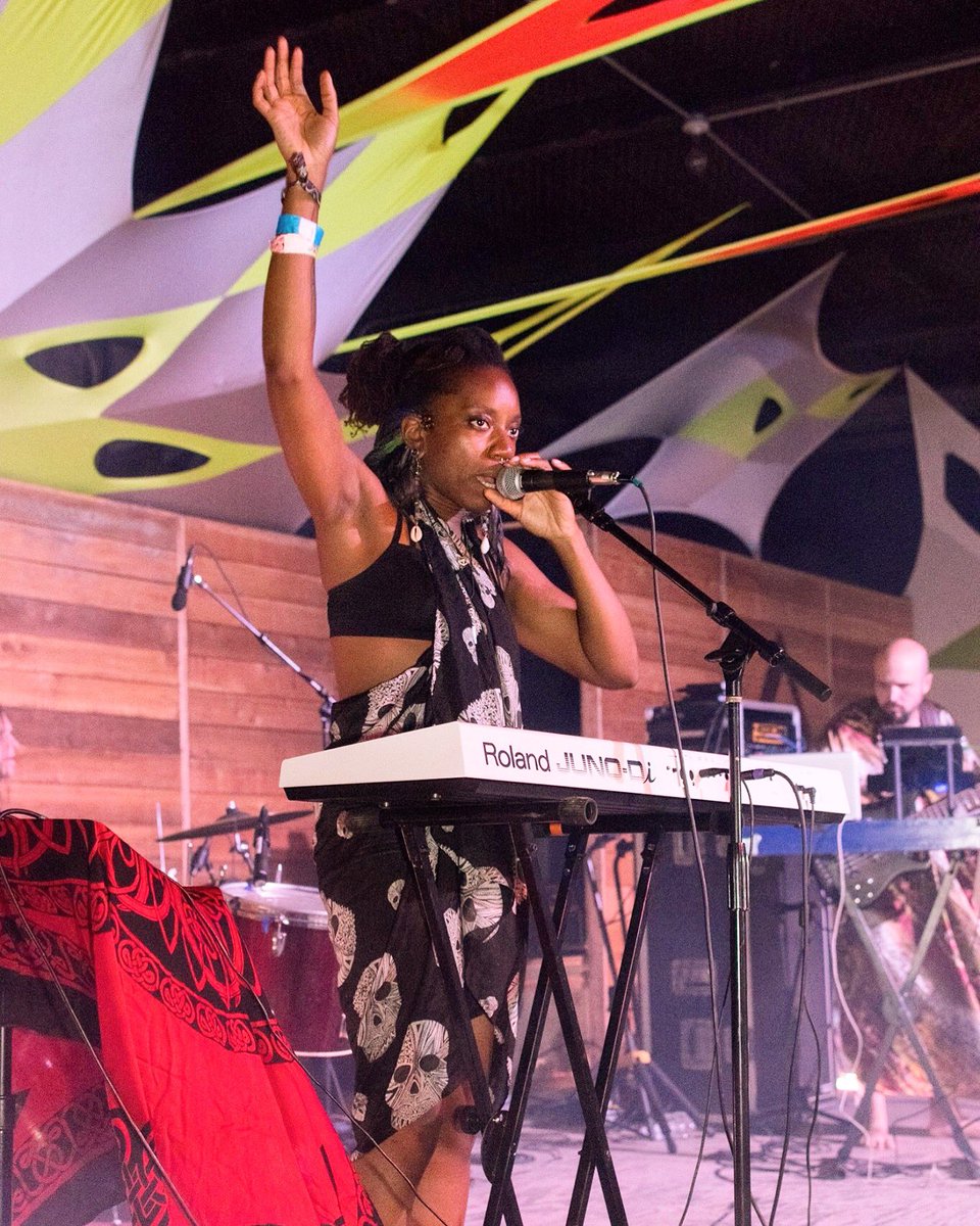 TiTS_band's tweet photo. Dropping knowledge at @artoutside #artoutside2017 #mainstage #rolandjunodi #electrotribe #abletonlive @Ableton https://t.co/3J6owvMpFL