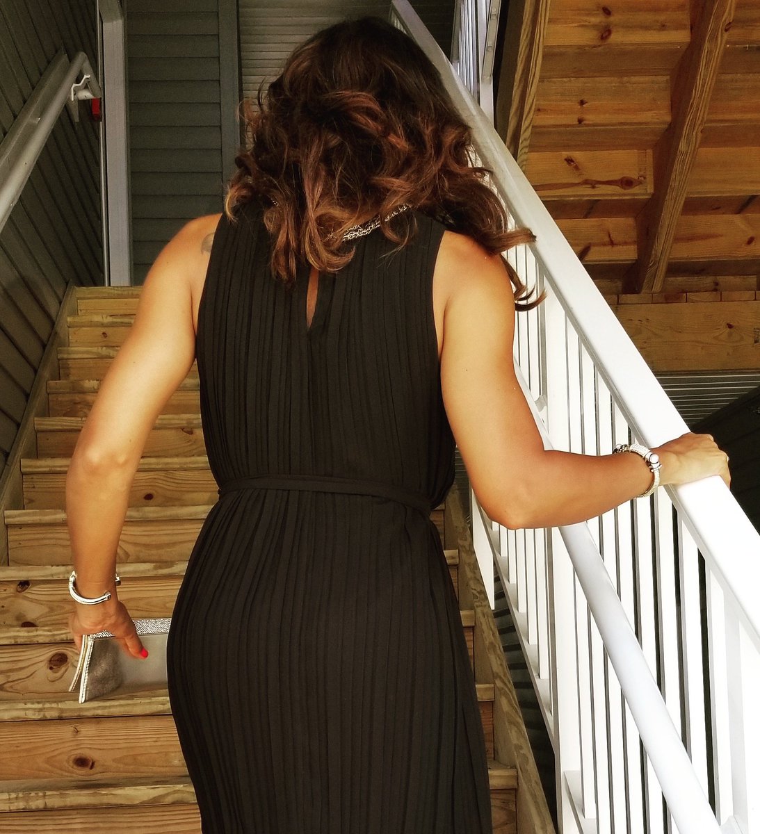 LadyJJaxn's tweet image. I can be as wrong as two left shoes but one thing is certain my family always has my Back! #Hawkins #HawksForLife #NotLookingBack