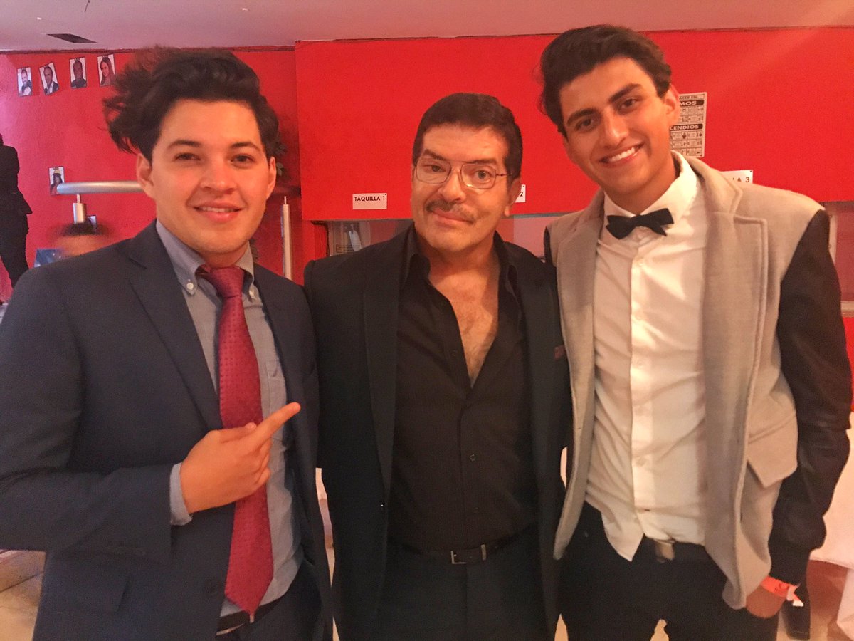 fasofficialmx's tweet photo. Ayer en el 10mo. Aniversario de los programas de Jaitovich #somosfas 📺🚀🎤 https://t.co/TjlluSN7gA