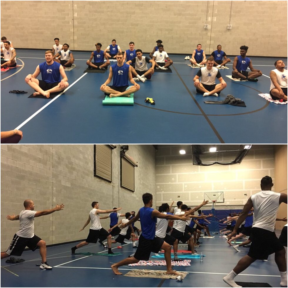 We're baaaaaack!!!!! Kickin' off the season with some yoga!!!