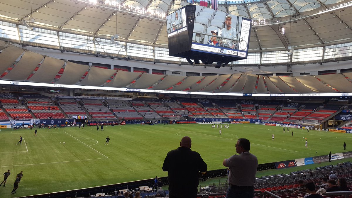 C_Dot92's tweet photo. First whitecaps game ever with the boyfriend❤❤ #WhitecapsFC https://t.co/LwKvHxaLWb