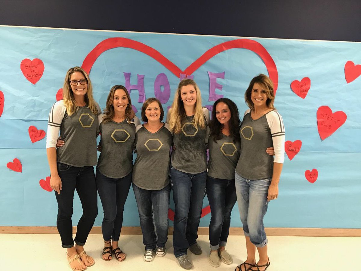 EFunn63's tweet photo. Getting into the FMHS spirit @FlowerMoundHS #weareflowermound https://t.co/C63YCIeaEL
