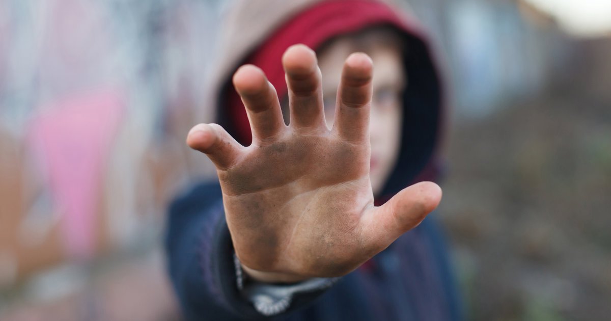HuffPostCanada's tweet photo. 1/4 of all Canadians living in poverty are children https://t.co/PLRnMdc3Uq https://t.co/toA0tRR4e4