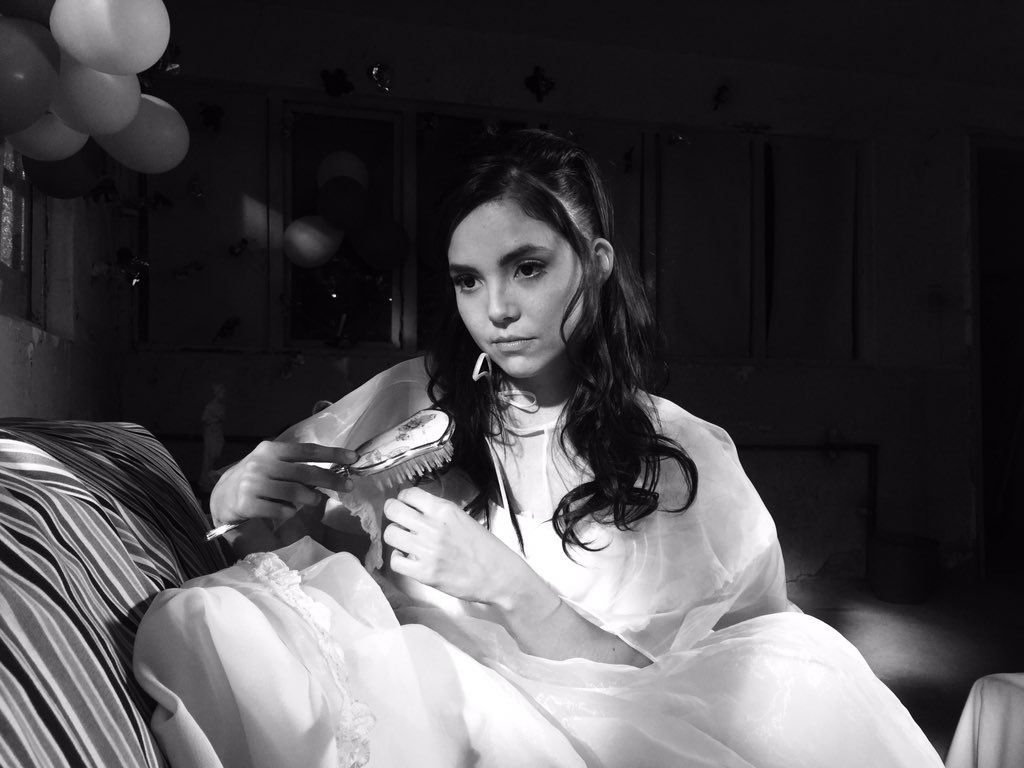 UniNovelas's tweet photo. Acompaña esta noche a @Giovanaafuentes en #LaLeonaDormida. ¿Listos para el capítulo de hoy? 🤗 https://t.co/IncUIV8rOG