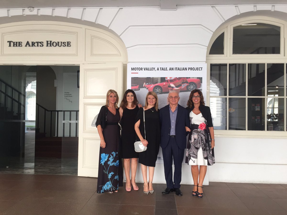 NadiaStefanel's tweet image. Il nostro vernissage a #Singapore!! #motorvalley @Monica_Zoli @RobGrilli