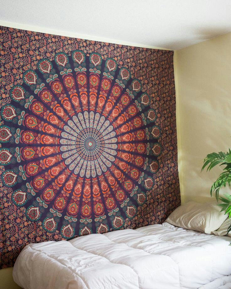 AshIeyTurner's tweet photo. I love these tapestries from https://t.co/FyRFYUwEcT they are going to be perfect in my dorm this fall 🍂🍃🍁 https://t.co/QUayFDdm54
