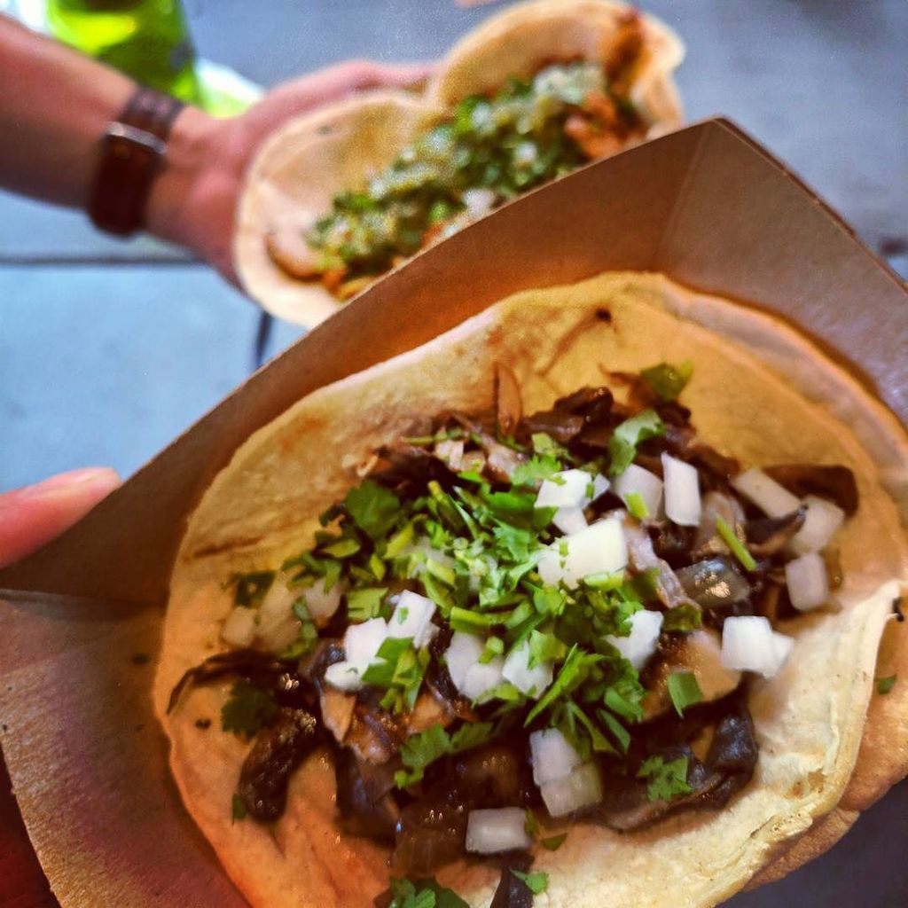 chowwithchow's tweet photo. Me and Julio down by the taco stand putting our collective instagram #taco moments together #muydeliciosos #tacosalpastor #todoslostacos #t… https://t.co/yzN5K6cYid