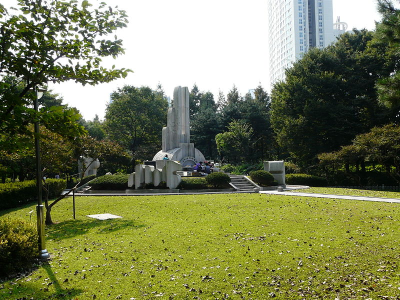 FAOForestry's tweet photo. Effects of urban forests on air pollution, welfare and green economy on agenda at #APUFM this week https://t.co/W5hzZBBGGk #Seoul https://t.co/c0YrgmqUzQ