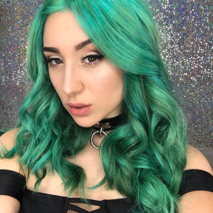 kkksbeach's tweet photo. COME IN!#Liveme Mackenziemmarie 🔫: https://t.co/5J48FKpfZb https://t.co/VOjo6rh5N1