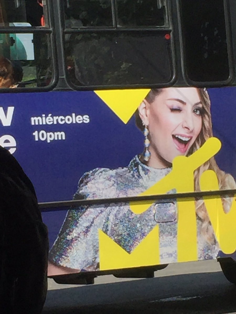 urmicaso's tweet photo. @YosStoP estás en los 🚌 #MTV #SwipeDate 💕 https://t.co/TiRYcI0X0A