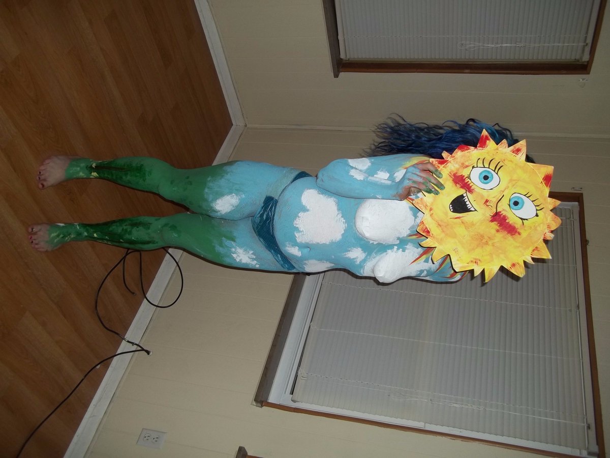 Undine69's tweet photo. A happy little sun https://t.co/HxvsNAX6Nq