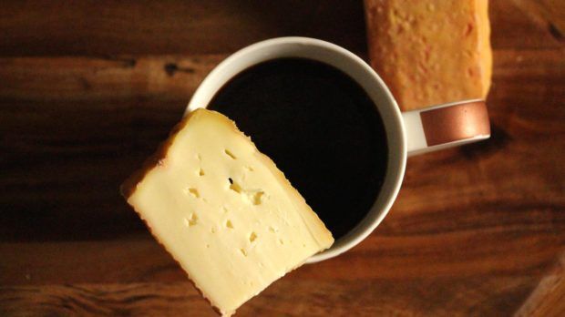 animalgourmet's tweet photo. ¿Sabías que también puedes sopear el queso en tu café? Mira de dónde viene la tradición https://t.co/eUkUoQnicM https://t.co/3GNWGJbxkK
