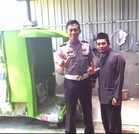firza_asa's tweet photo. Orang yang paling tidak bahagia ialah mereka yang yang paling takut pada perubahan.
#AsaAkuBaca https://t.co/XZikJ0D3zi