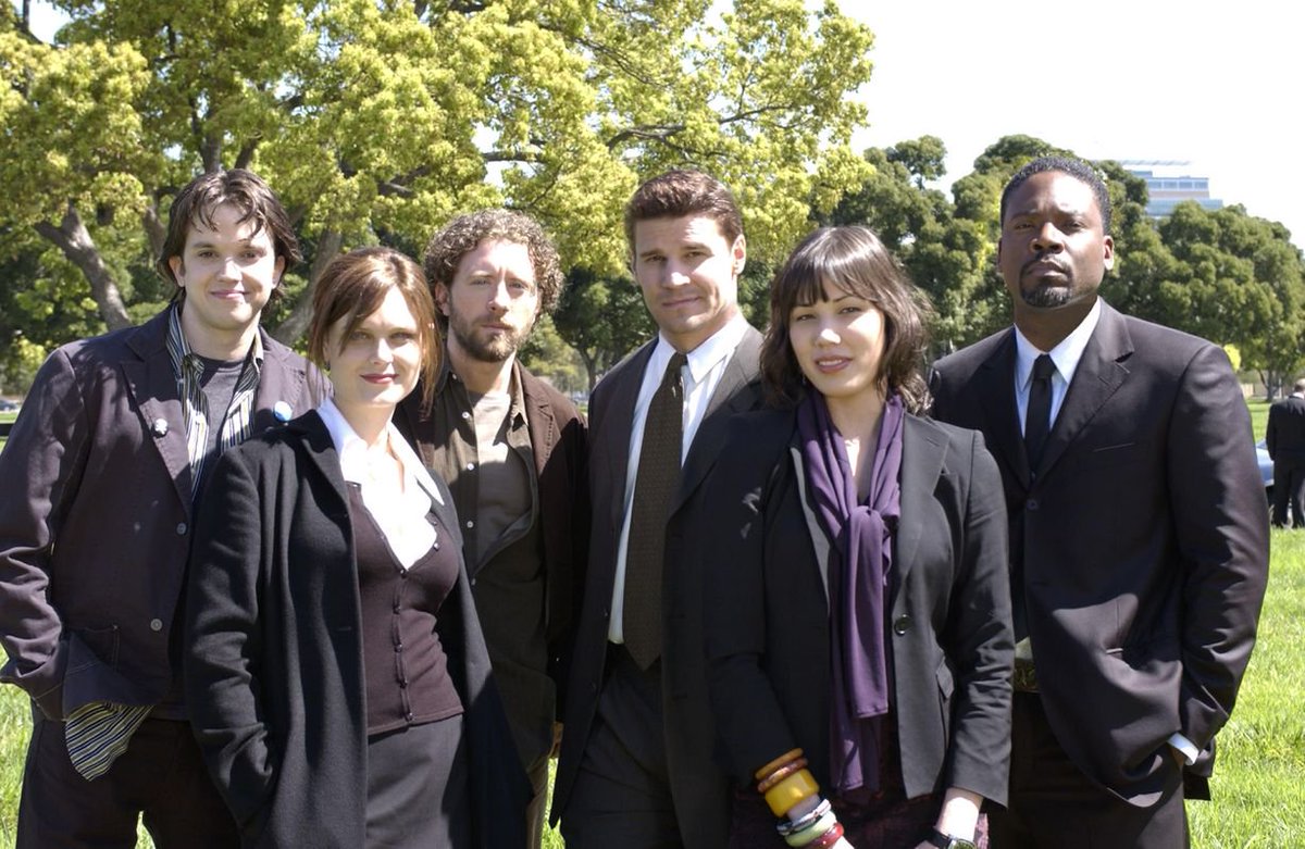 Team Deschanel Team Deschanel Twitter