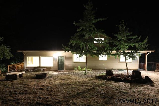 HongWolfeUS's tweet photo. Spacious great room #wood #fireplace, deck &amp; #garden. 3 #Bedrooms &amp; 2.5 #Bathrooms For More details: https://t.co/On1Du9JBcw @HongWolfeUS https://t.co/YRJn51d6X8