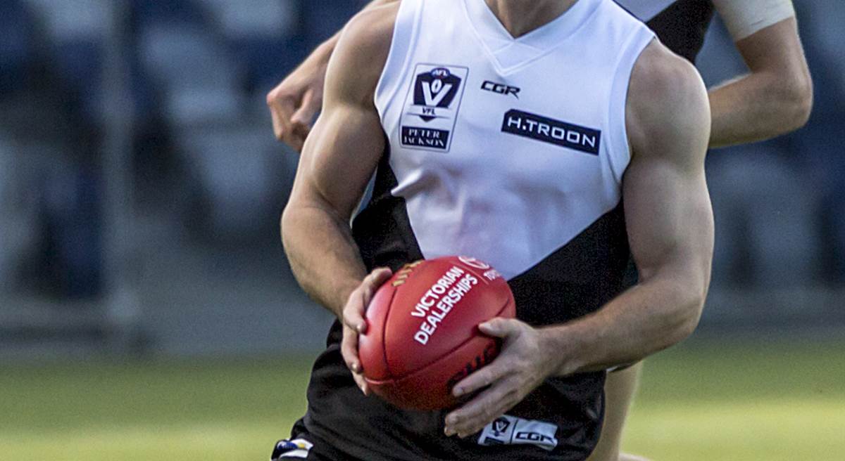.<a href="/aflvic/">AFL Victoria</a>  has today informed <a href="/NBRoosters/">North Ballarat</a> it will not have its #PJVFL licence continued for season 2018. Full story: bit.ly/2eXmobd