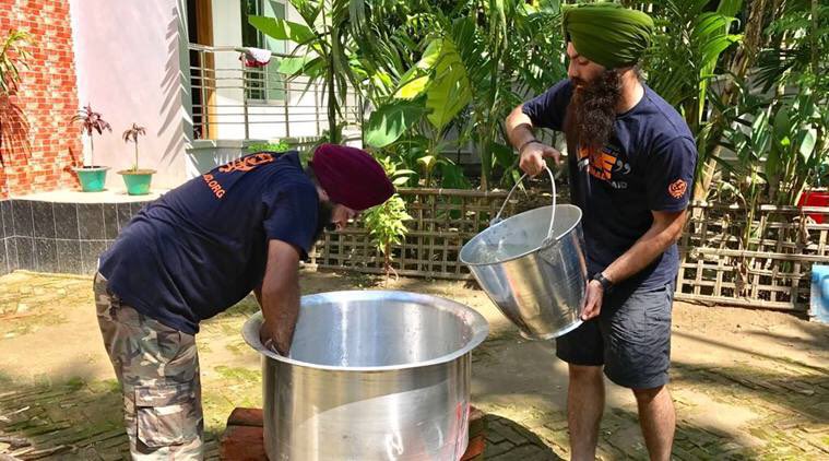 Harjinder Singh Kukreja (@singhlions) on Twitter photo Sikh volunteers of <a href="/Khalsa_Aid/">Khalsa Aid</a> to serve 35000 free meals per day to Rohingya Muslims at Bangladesh-Myanmar border indianexpress.com/article/india/… Sikh volunteers of <a href="/Khalsa_Aid/">Khalsa Aid</a> to serve 35000 free meals per day to Rohingya Muslims at Bangladesh-Myanmar border indianexpress.com/article/india/…