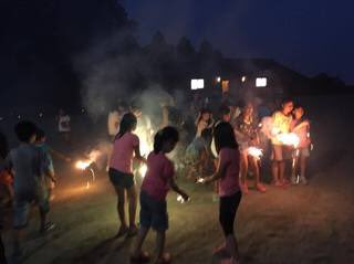 matsuyafudosan's tweet image. 【晴れてー】拡散希望
てるてる坊主　てる坊主
あした天気に　しておくれ

明日、夜9時半過ぎに福島県南相馬市から参加するため到着いたします。
一年にわたり多くの方がこの日のために動き準備。しかし台風が…(＞人＜;)
miraikids2015.com