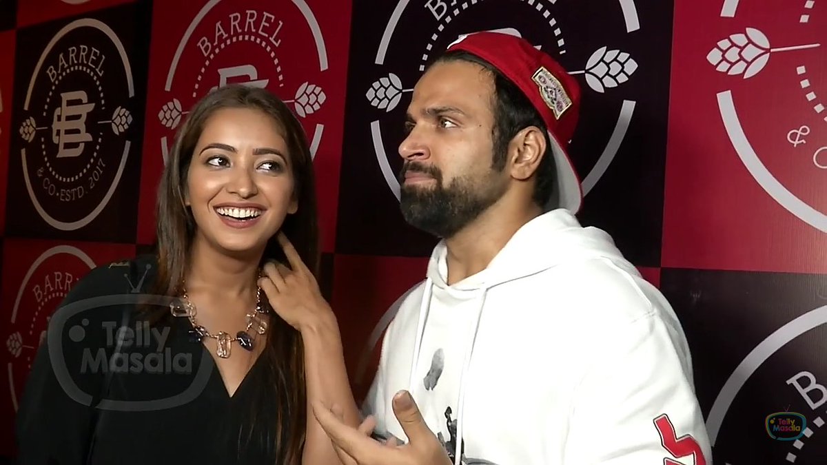AshVikLand's tweet photo. #Caps2
#AshVik talks about Suyyash & Charlies performance in #Beparwaahiyaan
https://t.co/lNp8BLpdsH https://t.co/MZnb75aofM