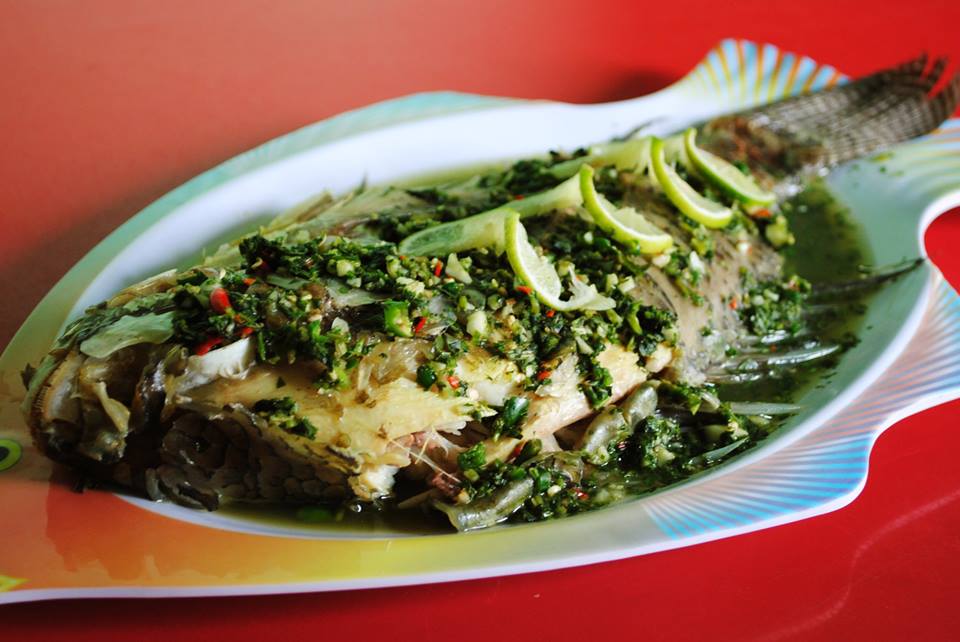 doe_mal_lay's tweet photo. Who wanna try delicious #Rhakhine #food? Try the taste in White Stone. ->>https://t.co/pPLkpdI4gC #Doemal #spicy #seafood #Yangon #food https://t.co/kjanKS2g4h