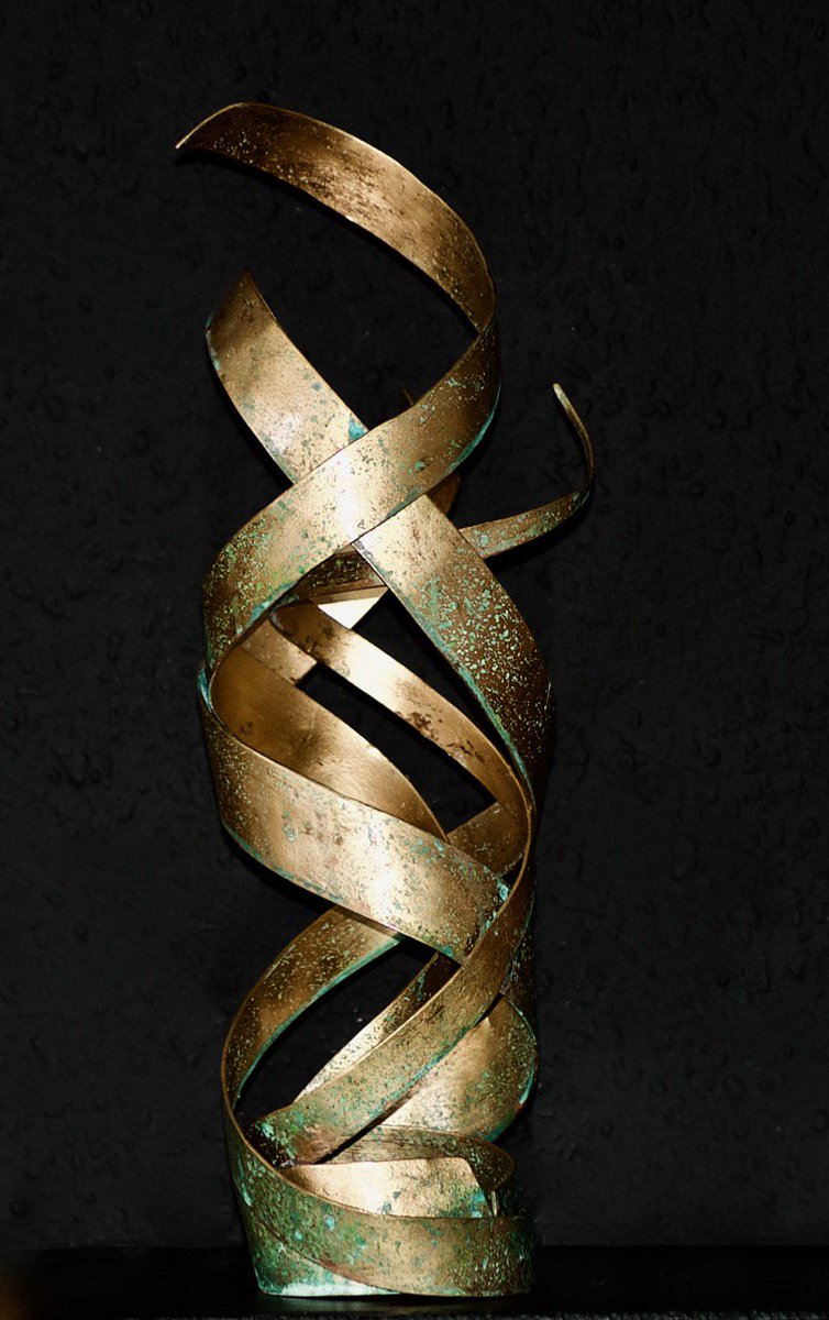 jovanefineart's tweet photo. 'Soar' Inspired by interconnecting and overlapping cycles, patterns &amp; growth in nature - for @blackswanopen  #sculpture #art #gold #copper https://t.co/otbrjZWr3Z