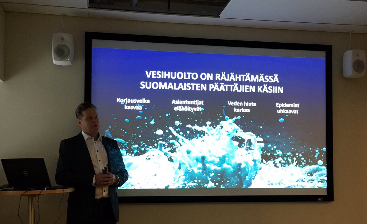 Alvayhtiot's tweet image. #Kuntamarkkinat2017: Sakari Laitinen kertoo parhaillaan #Pisara'sta. Tutustu vesihuollon tulevaisuuteen: pisara.com #vesihuolto