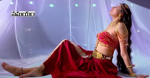 SamayamTelugu's tweet photo. https://t.co/M3x7hO5YZE
ఫస్ట్ 5 మినిట్స్ రాజమౌళి వాయిస్ ఓవర్ మిస్ కావొద్దట! #SriValli #VijayendraPrasad #Rajamouli #TeluguNews https://t.co/b8R5RVMWKv