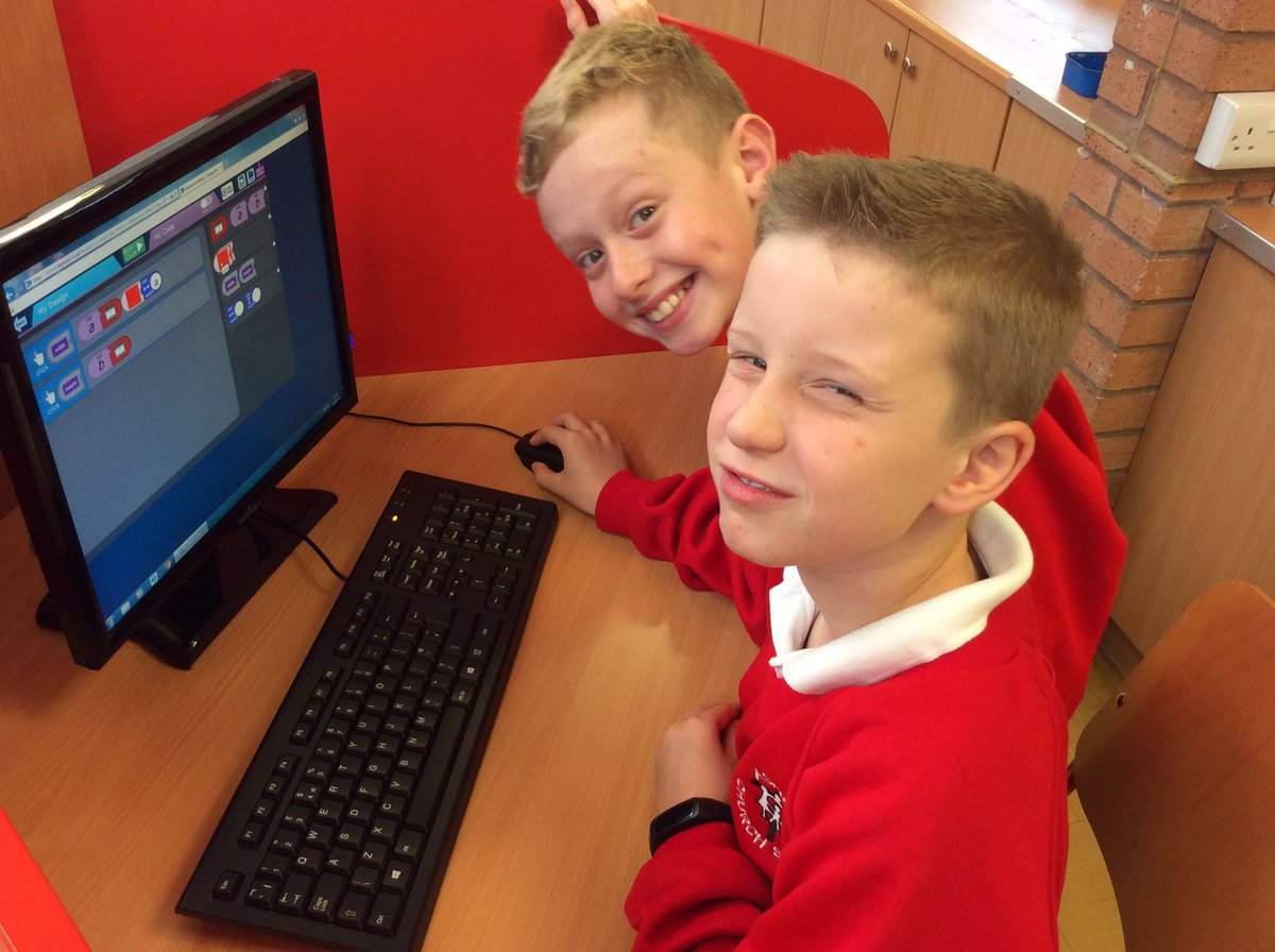 class6Aspull's tweet image. Our first coding lesson looking at variables! #computercoding