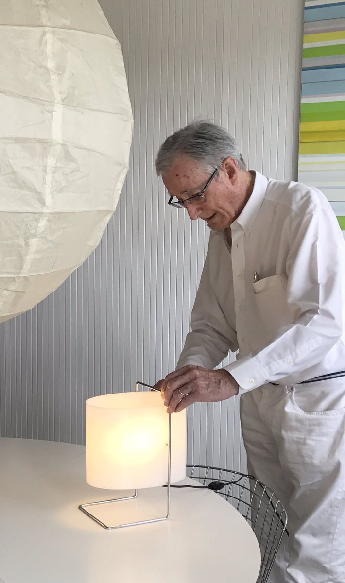 Le Design français en lumière, Roger Fatus et sa lampe 1021 édition Disderot 2017 #disderot #rogerfatus #PDW17