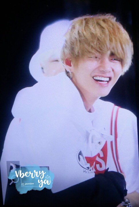 CHERI_twt's tweet image. #6RTで    とにかく笑顔が素敵な人😘
ね！？こんな笑顔で笑われたら心臓破裂3秒前