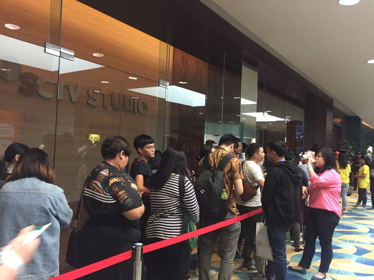 nagacentil's tweet image. Antrian ke #SMSChore di #SMWJakarta sampe dua kloter huwow 😱