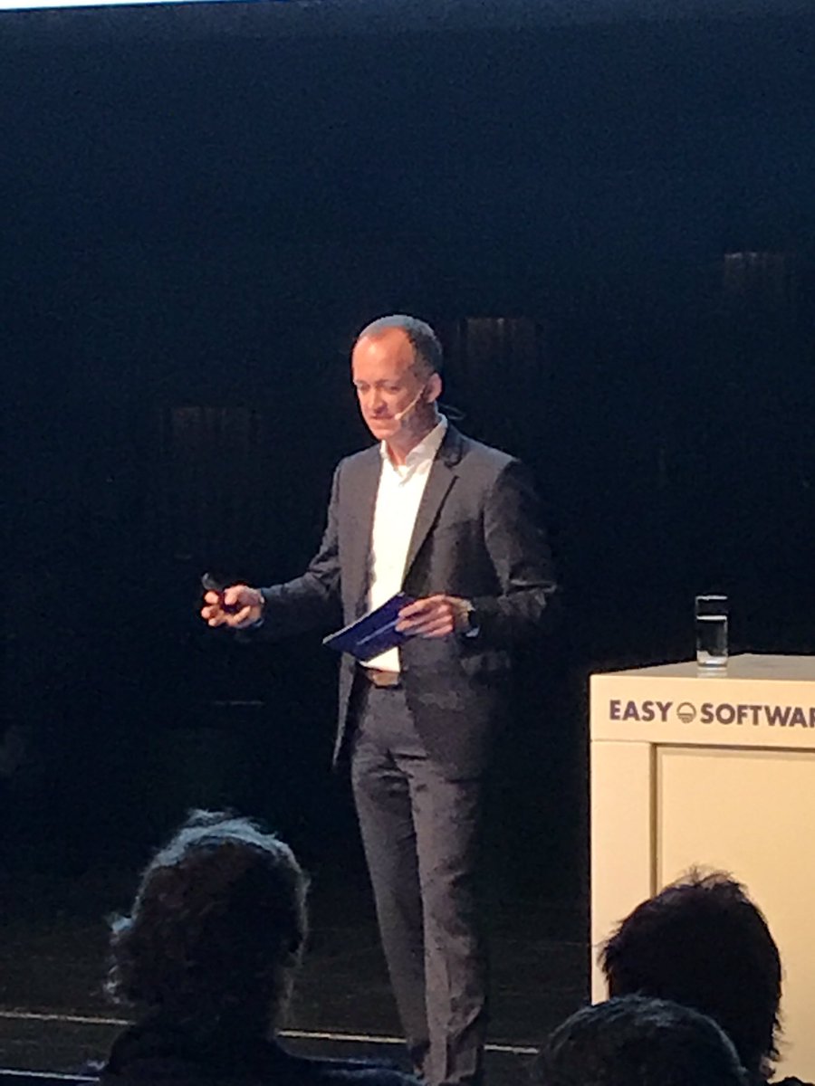 Auch beim Vortrag "Brückenbauer" von Marc Brudzinski nur noch Stehplätze. #EASYWORLD