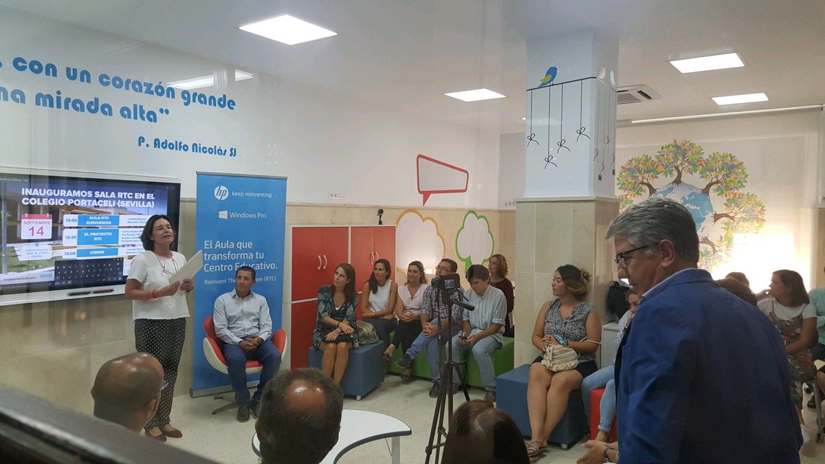 Inauguración del nuevo aula #ReinventTheClasroom en <a href="/Cole_Portaceli/">Colegio Portaceli</a> con la bienvenida y la experiencia de la directora Lourdes Barrero.