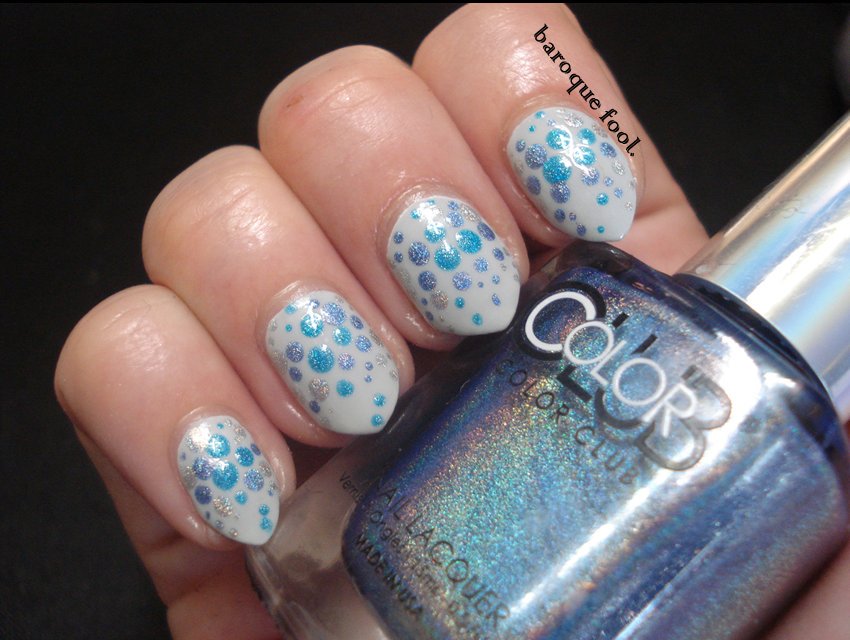 Catch some of the last suns rays with some #holo #manicure made with <a href="/ColorClubNail/">ColorClubNailLacquer</a> for <a href="/glam_express/">Glam Express</a> 💎💎💎