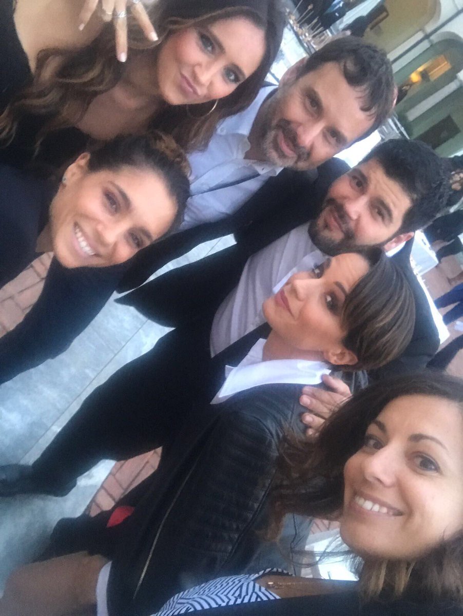 andreadelogu's tweet photo. Torero torero olè! 

#skyupfront @Diegopassoni @IleniaLazzarin @SalvioEspo @didi_grace https://t.co/kPLYXqxUNf