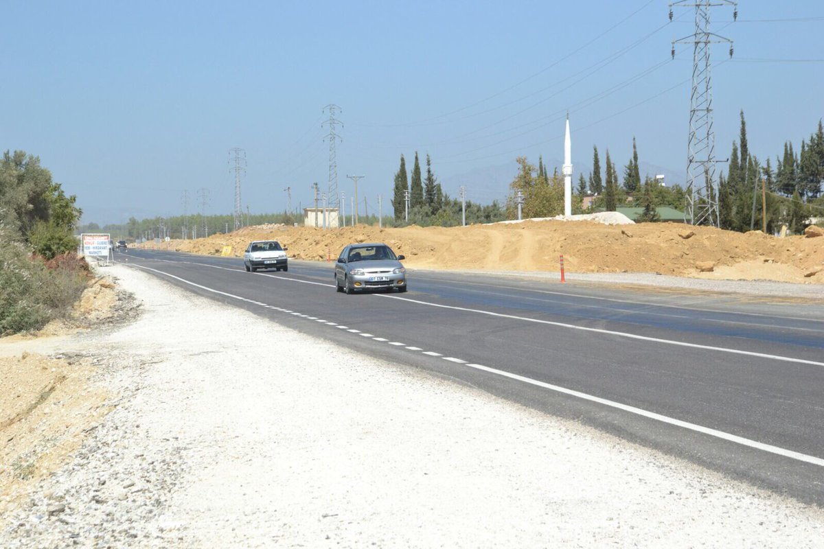 avmustafakose's tweet photo. Yeşilkaraman'daki vatandaşlarımızın yol problemi ile ilgili mahallinde incelemelerde bulunduk... @HuseyinSamani https://t.co/dWD4nugvQS
