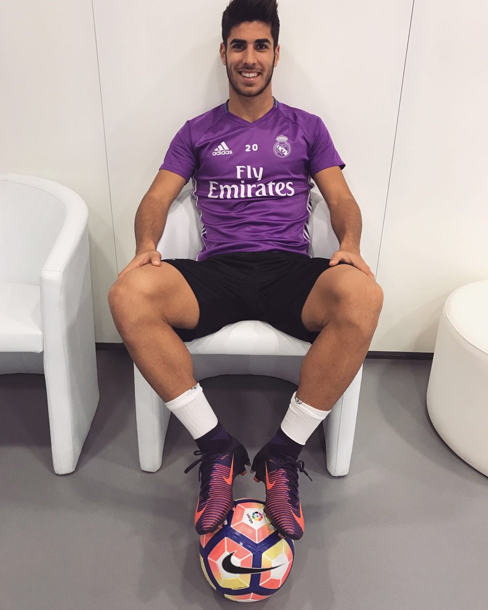 1956: Man City's Bert Trautmann breaks his neck, plays rest of the match.

2017: Marco Asensio out due to infected pimple from shaving legs.