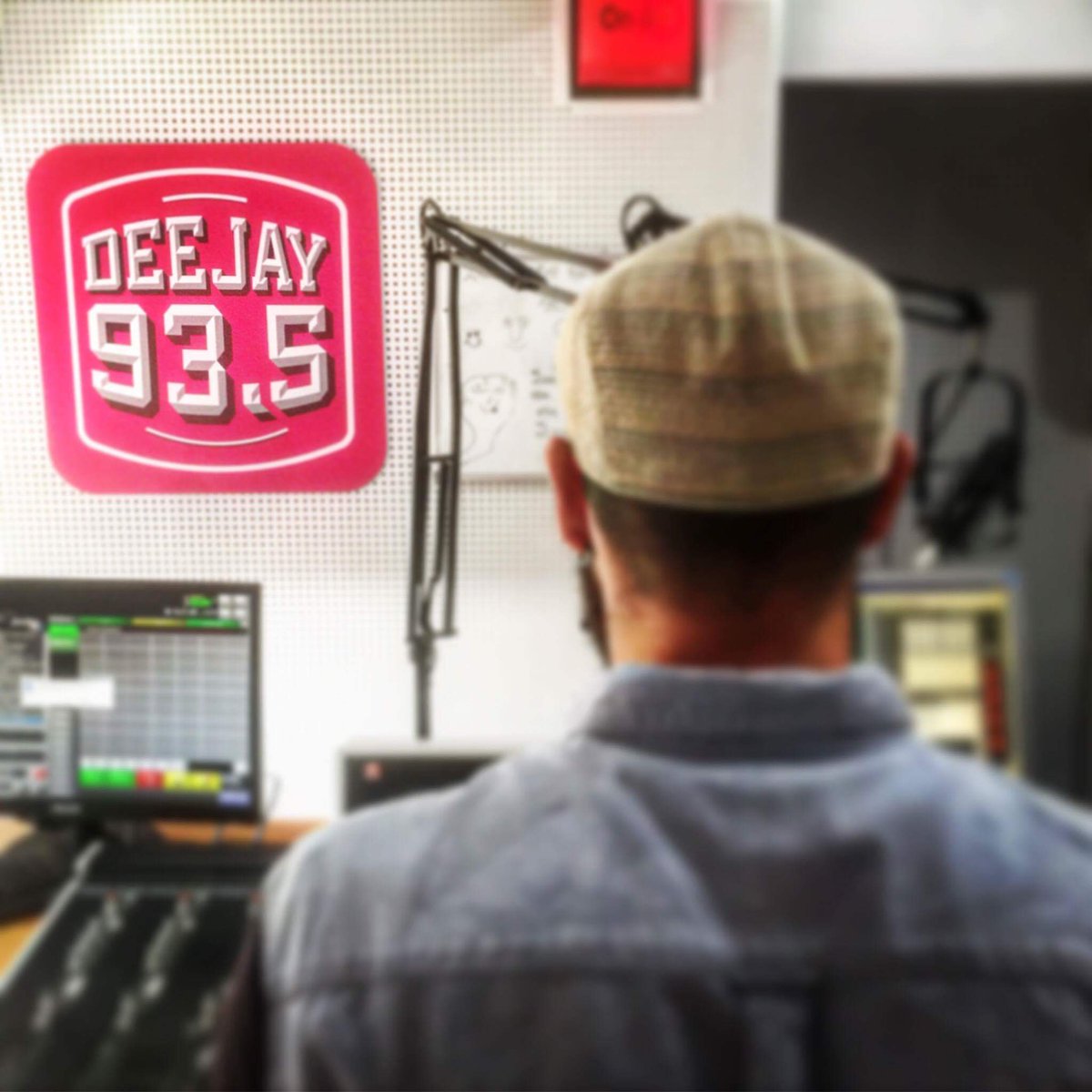Deejay935's tweet photo. Get ready for our new entry: Pueblo Franco is live daily 15:00 - 18:00 and he feels goooood! #deejay935 #musicmatters #Radio #Cyprus https://t.co/ByROrv3una