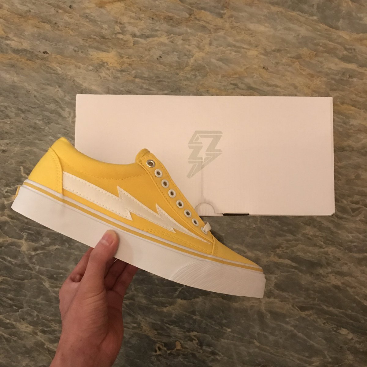 Shin1r0_kicks's tweet photo. New Kicks 👟🔥
Revenge Storm Yellow 👟⚡️🍋
#RevengeStorm#Yellow
#DomicileTokyo
#リベンジストーム#イエロー
#ドミサイル東京 https://t.co/dyG75gw643 https://t.co/S0Jvac7aNl