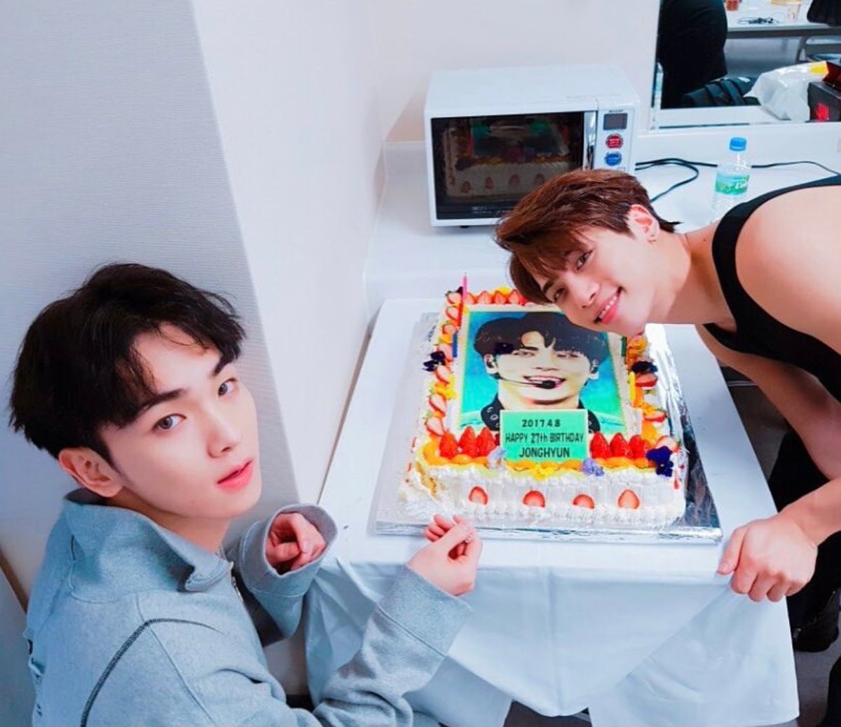 水 No Twitter カルティエのジョンキーで盛り上がってたからジョンキー Shinee Jonghyun Key 水 No Twitter カルティエのジョンキーで盛り上がってたからジョンキー Shinee Jonghyun Key