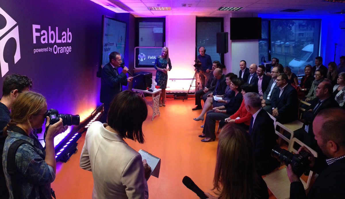 hannagw's tweet photo. Cieszę się, że pierwszy w Polsce #FabLab powstaje w @warszawa. To w takich miejscach nowe technologie spotykają się z kreatywnością. https://t.co/6cP7uRbmGV