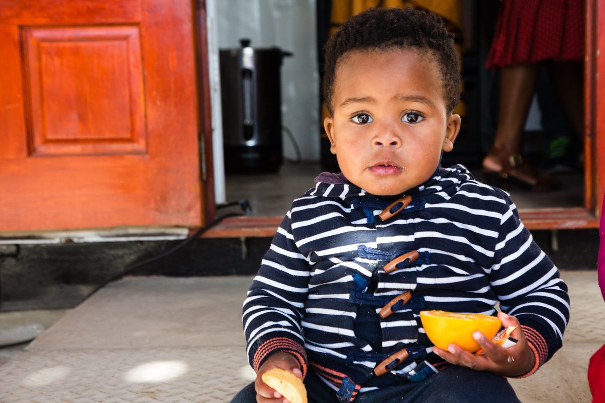 BreadlineAfrica's tweet photo. Make a difference, donate today! https://t.co/g0cSHChiOf #BreadlineAfrica #Enablefutures #donate @weare_GAGAUK @PlayYourPartSA @INTOGiving https://t.co/JENdx1ooPO