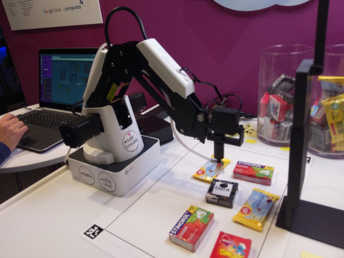 yarc68000's tweet image. the @computas @googlecloud #robotas listens to my pleas and gives me gum? licorice? #speechapi #nlpapi