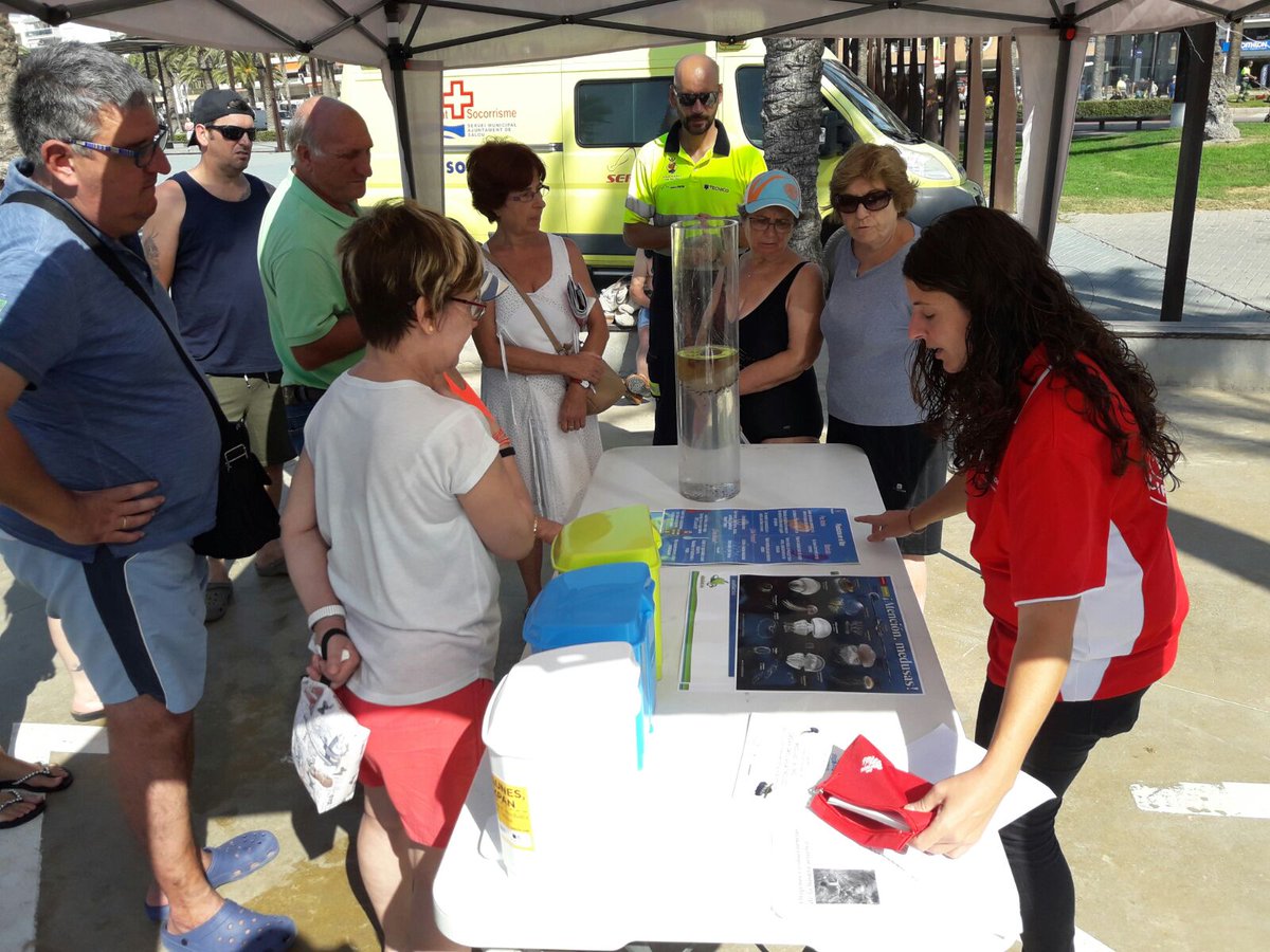 AjuntamentSalou's tweet photo. #Salou posa en valor el medi ambient amb un taller gratuït per a la ciutadania  a les platges #Servitur #ProteccioCivil https://t.co/dC5n1eAxWc