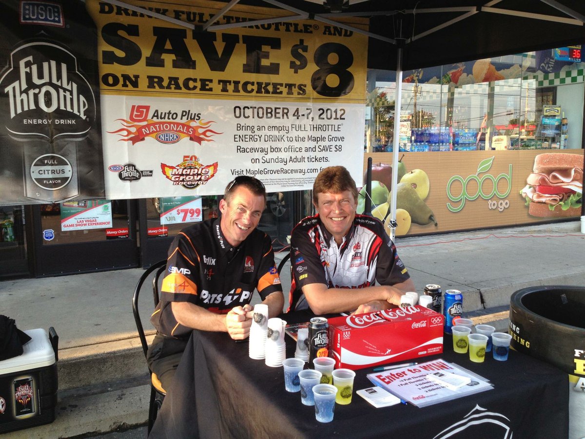 ClayMillican's tweet photo. #tbt to 2012 to then competitor and now my crew chief David Grubnic #powpow25 #stomponthatloudpedal #speedsociety https://t.co/IIc4j2z5bY
