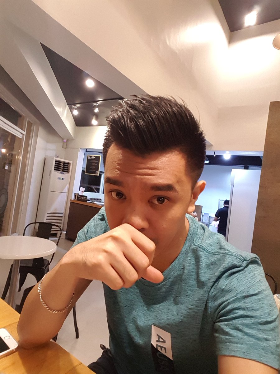 pLongLao's tweet photo. Ang alot nga nindot sa #BossBarberShop makuha. Pangitaa si Kuya Mike!
#DavaoCity https://t.co/20j9yAZmaq