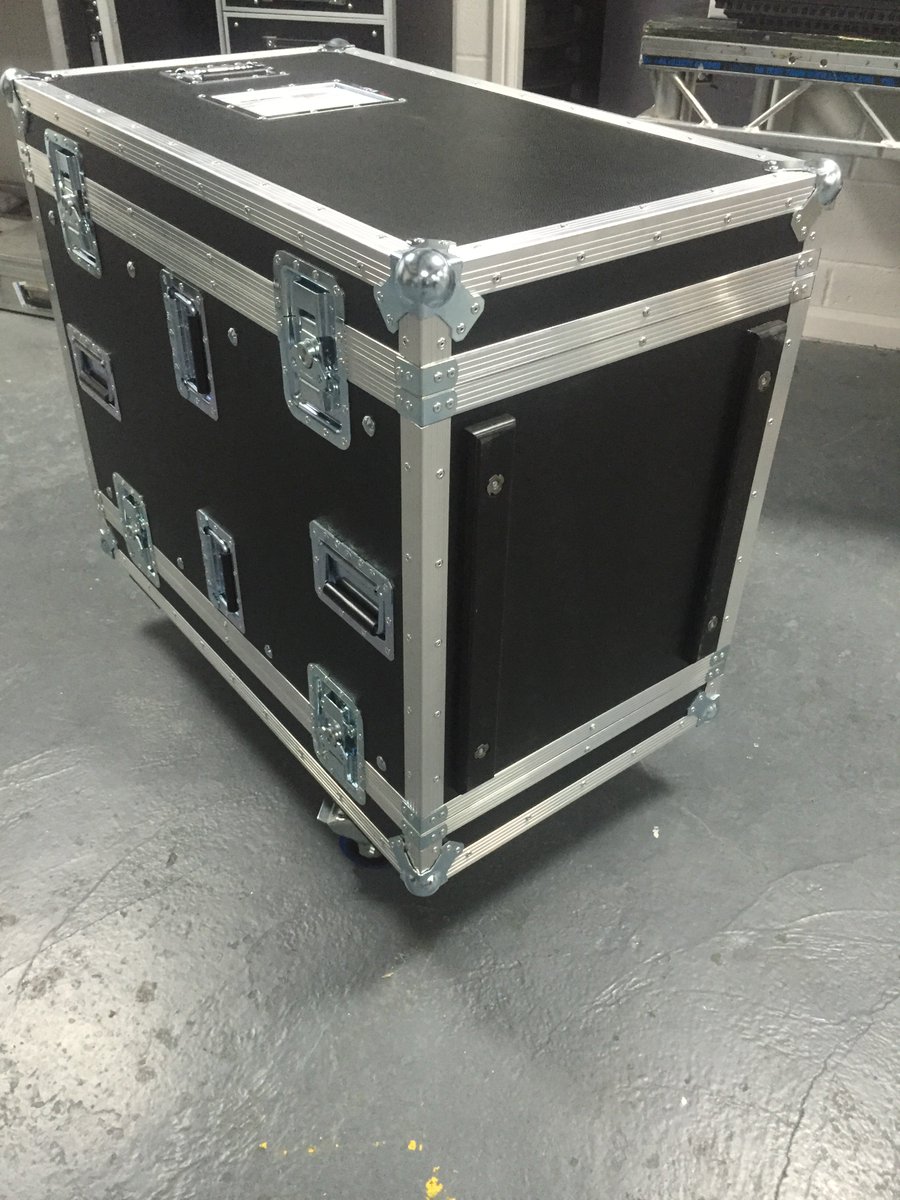BoxCleverCases's tweet photo. Our very first cases over 2 year ago.
#ThrowbackThursday #bespoke #flightcases #Muse #touring https://t.co/aM7ShAz3ZD