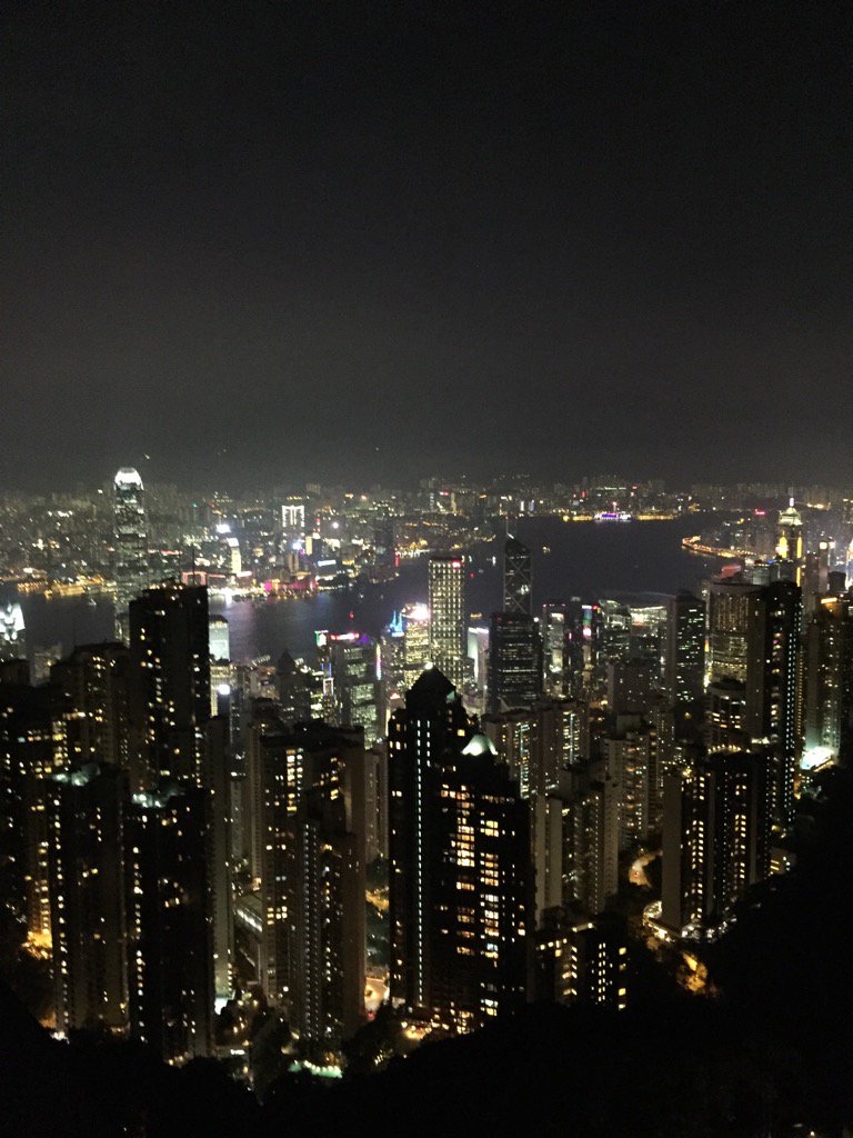 madhan_g's tweet photo. Right now. #PeakTower #PeakTram #HongKong #SkyScrapper #TravelDiaries #Experience https://t.co/BDQ79gEf1o